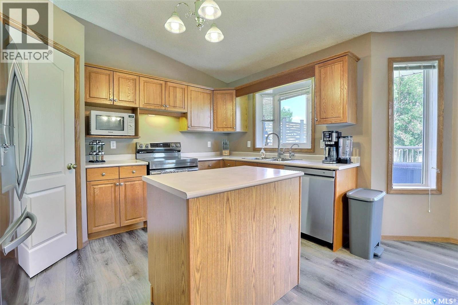 318 Hillside Crescent, Pilot Butte, Saskatchewan  S0G 3Z0 - Photo 10 - SK046636