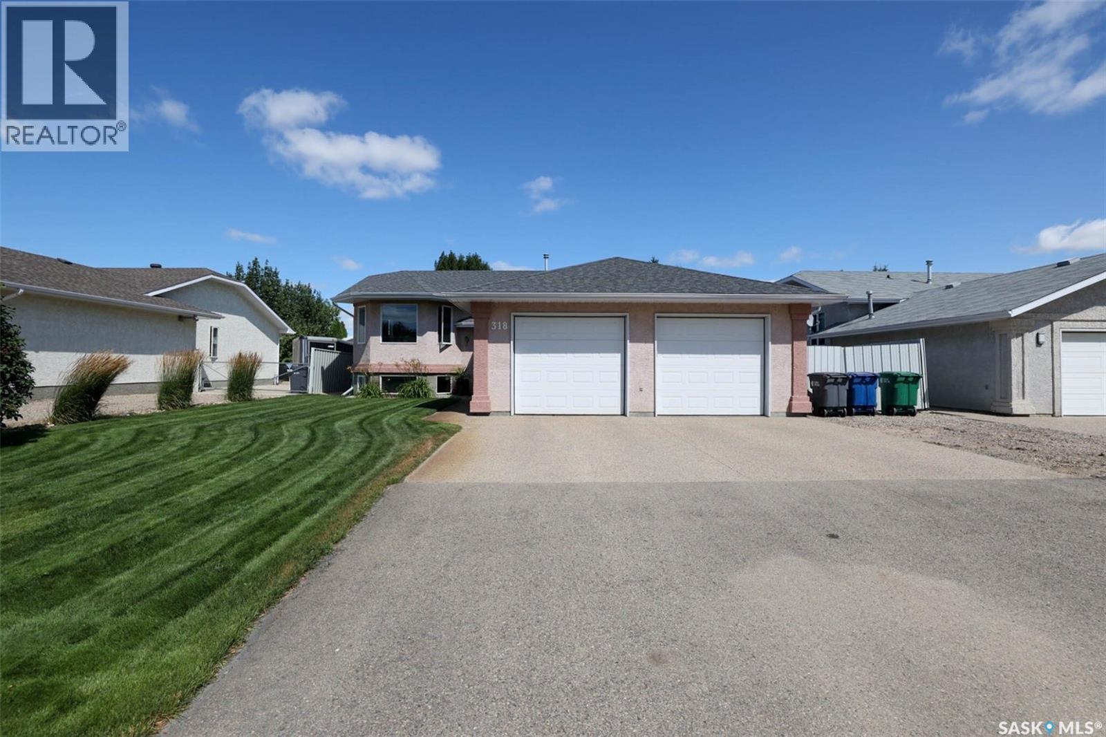 318 Hillside Crescent, Pilot Butte, Saskatchewan  S0G 3Z0 - Photo 3 - SK046636