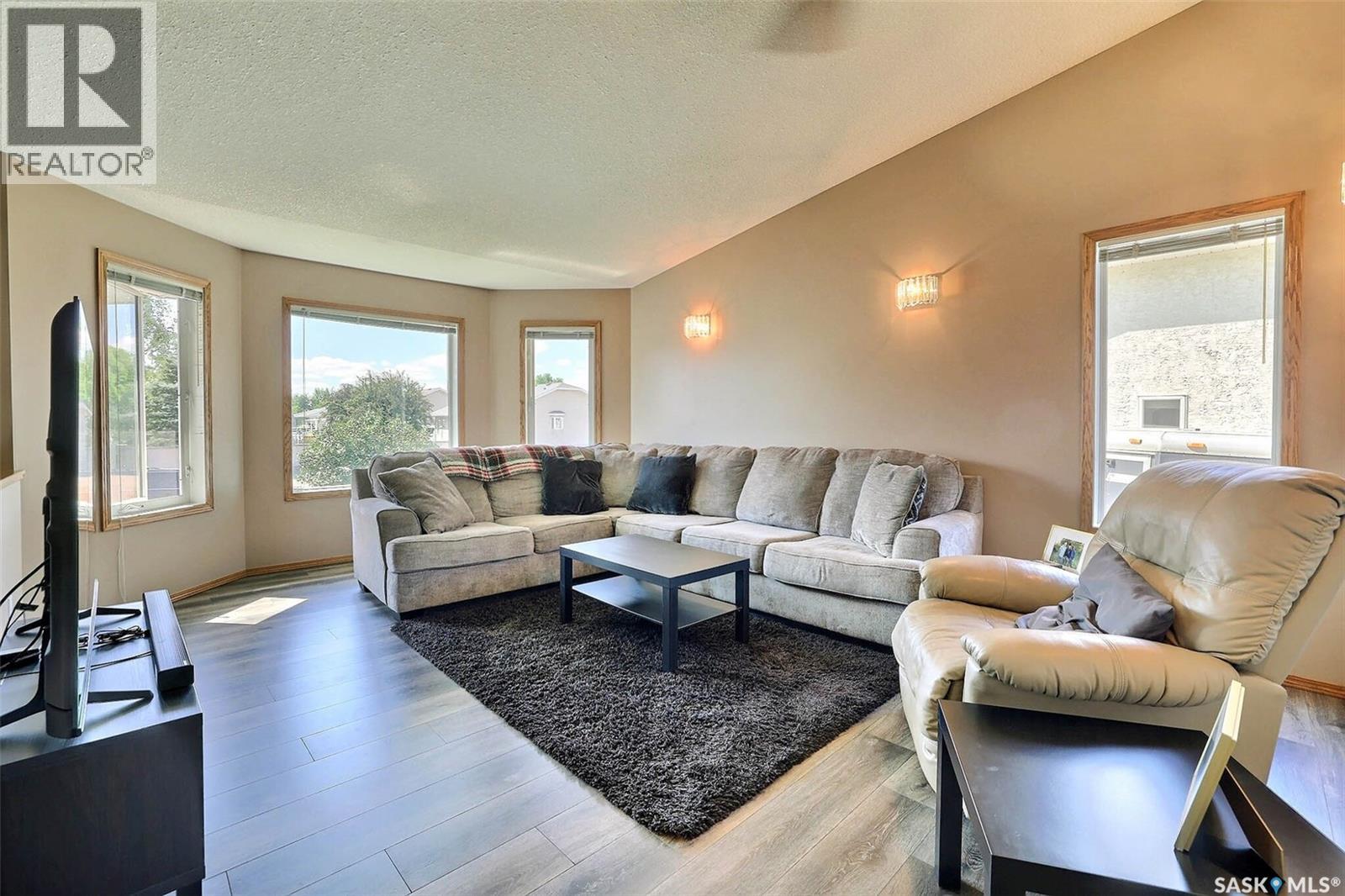 318 Hillside Crescent, Pilot Butte, Saskatchewan  S0G 3Z0 - Photo 5 - SK046636