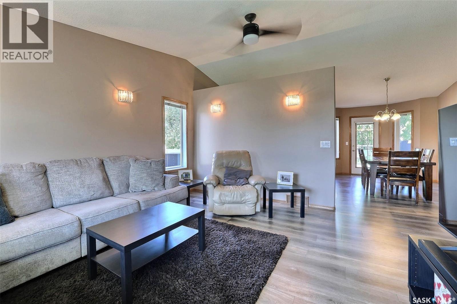 318 Hillside Crescent, Pilot Butte, Saskatchewan  S0G 3Z0 - Photo 7 - SK046636