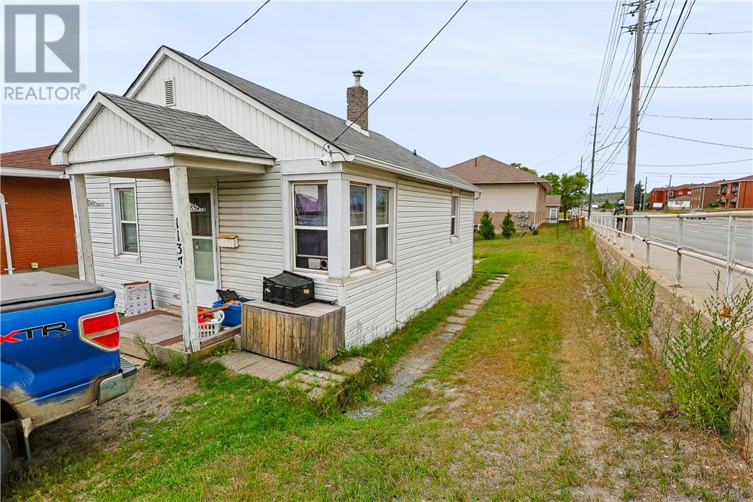 1137 Martin Avenue, Greater Sudbury, Ontario  P3A 1Z8 - Photo 2 - 2129958