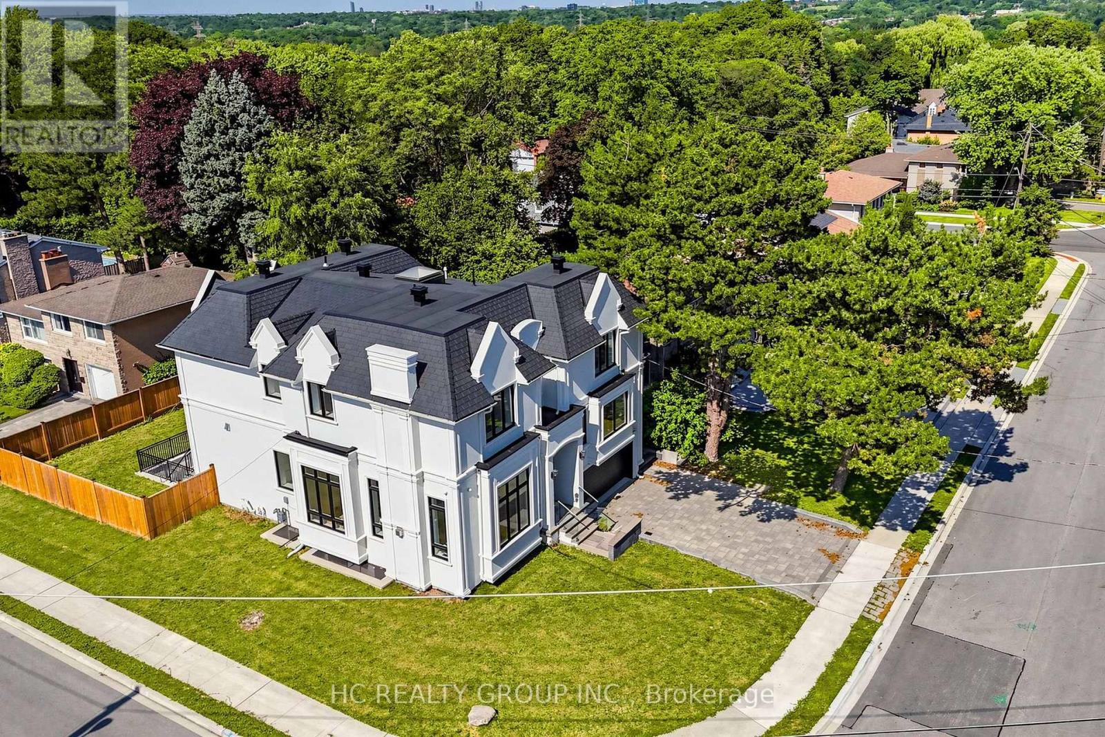 7 Knollview Crescent, Toronto, Ontario  M2K 2C9 - Photo 2 - C13569696