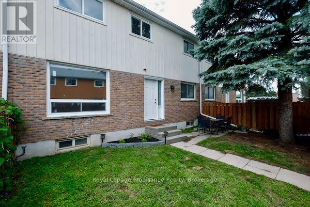 35 - 19 Tracey Park Drive — photo 2