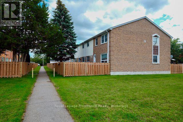 35 - 19 Tracey Park Drive, Belleville, Ontario K8P 4R4 - Photo 29 - X13713728