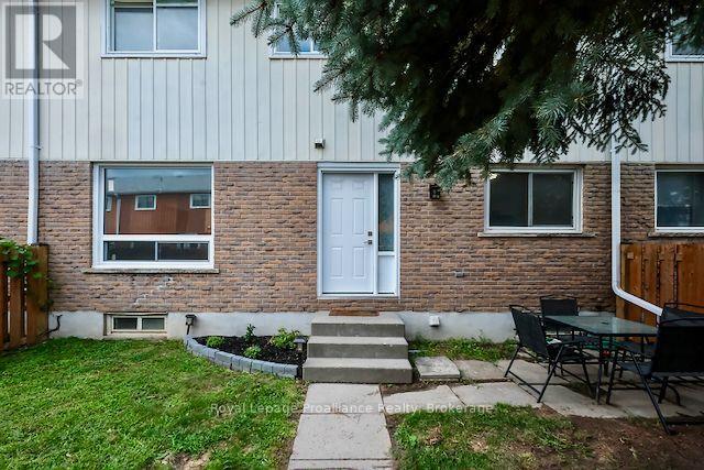 35 - 19 Tracey Park Drive — photo 3