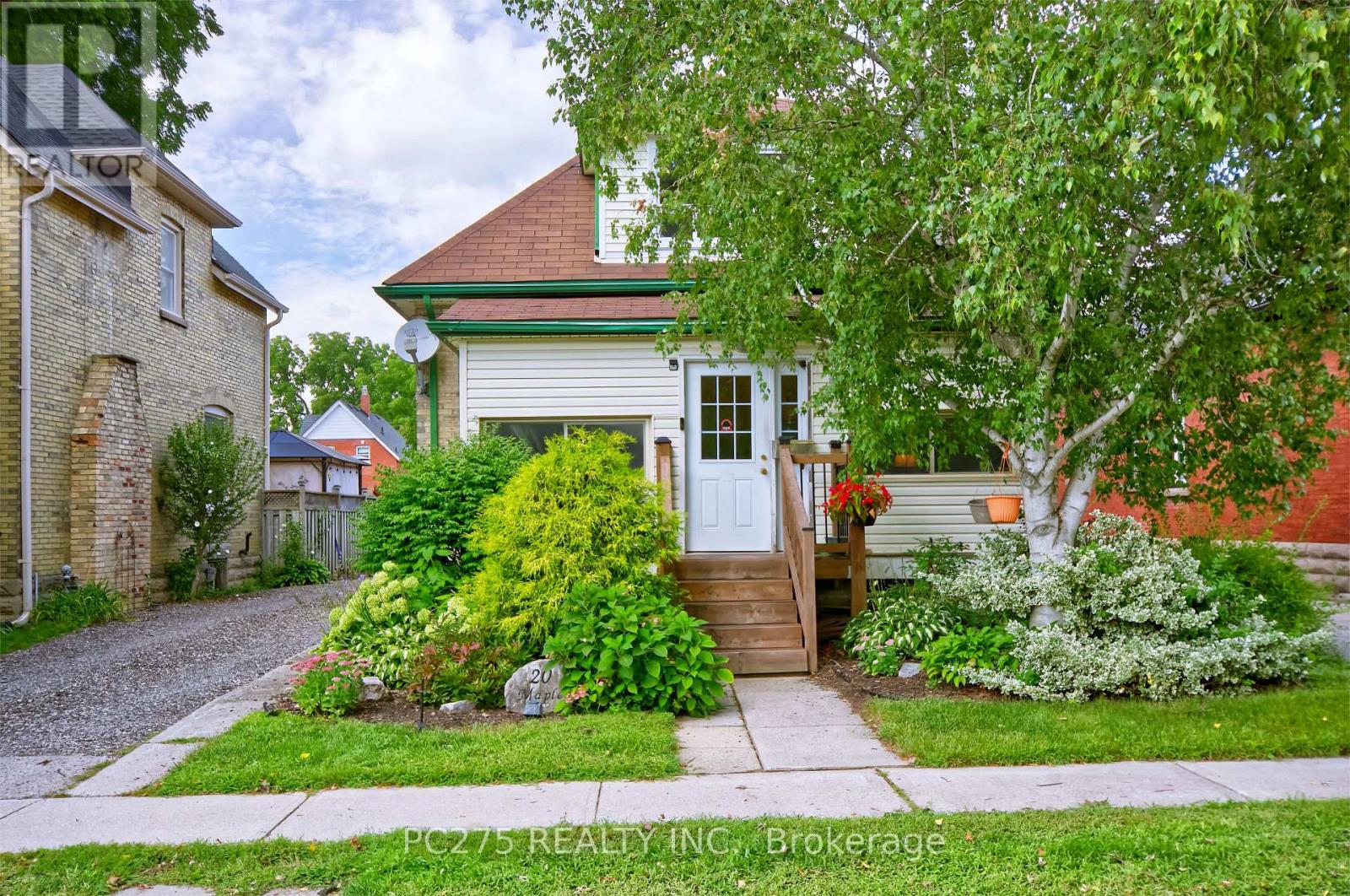20 Maple Street, St. Thomas, Ontario N5R 1Y9 - Photo 2 - X13713618