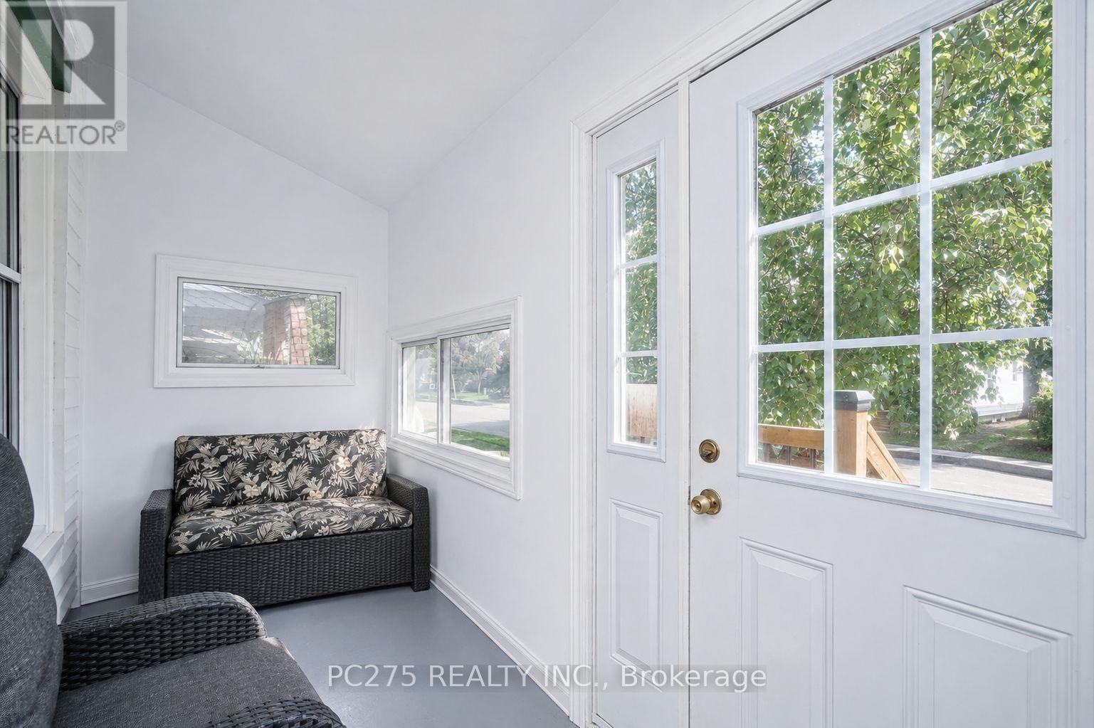 20 Maple Street, St. Thomas, Ontario N5R 1Y9 - Photo 4 - X13713618