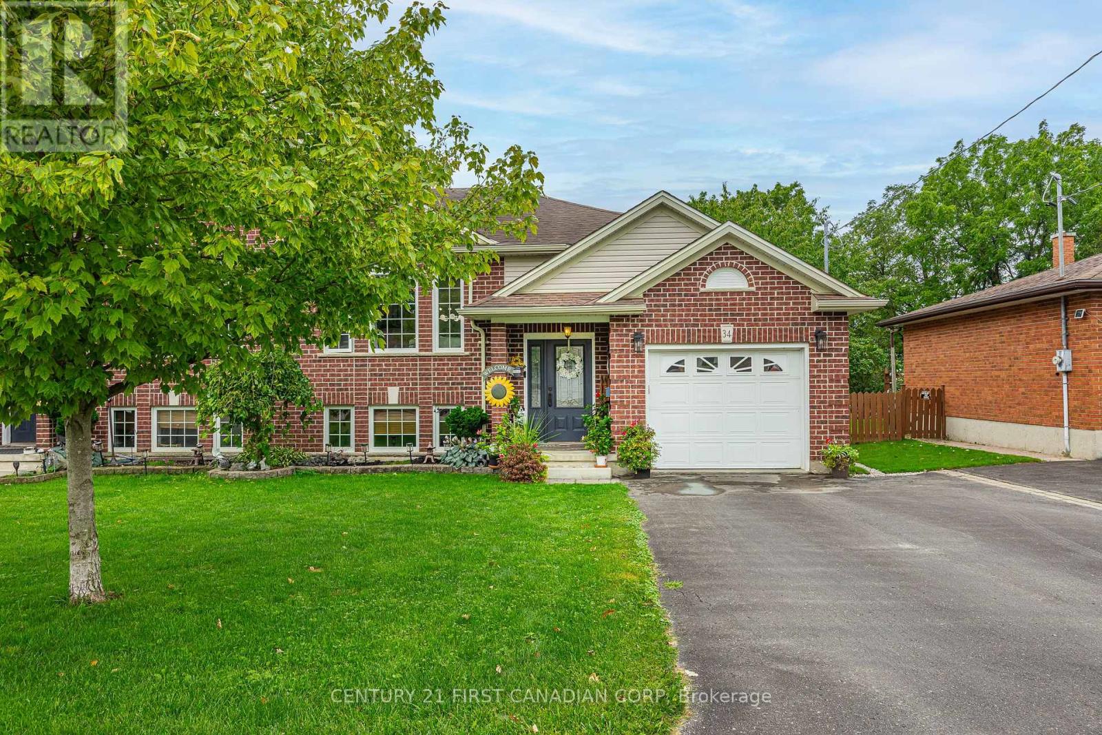 34 Brock Street, St. Thomas, Ontario  N5P 2B2 - Photo 3 - X13713824