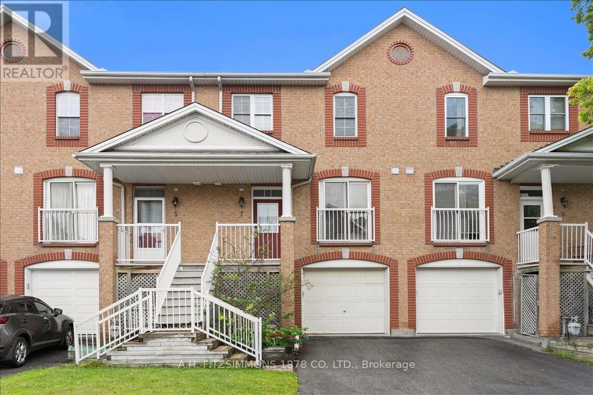 7 BELLFLOWER PRIVATE, Ottawa, Ontario