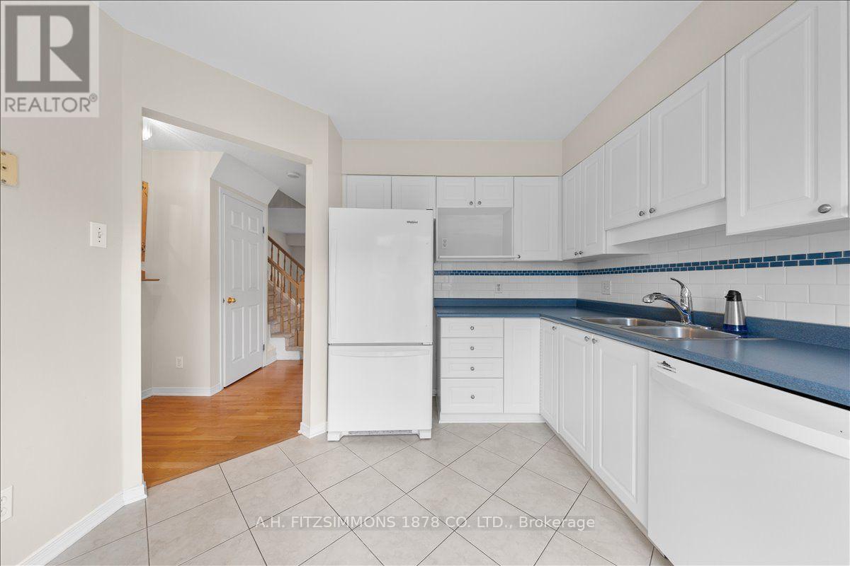 7 Bellflower Private, Ottawa, Ontario  K1T 3Z8 - Photo 12 - X13713598