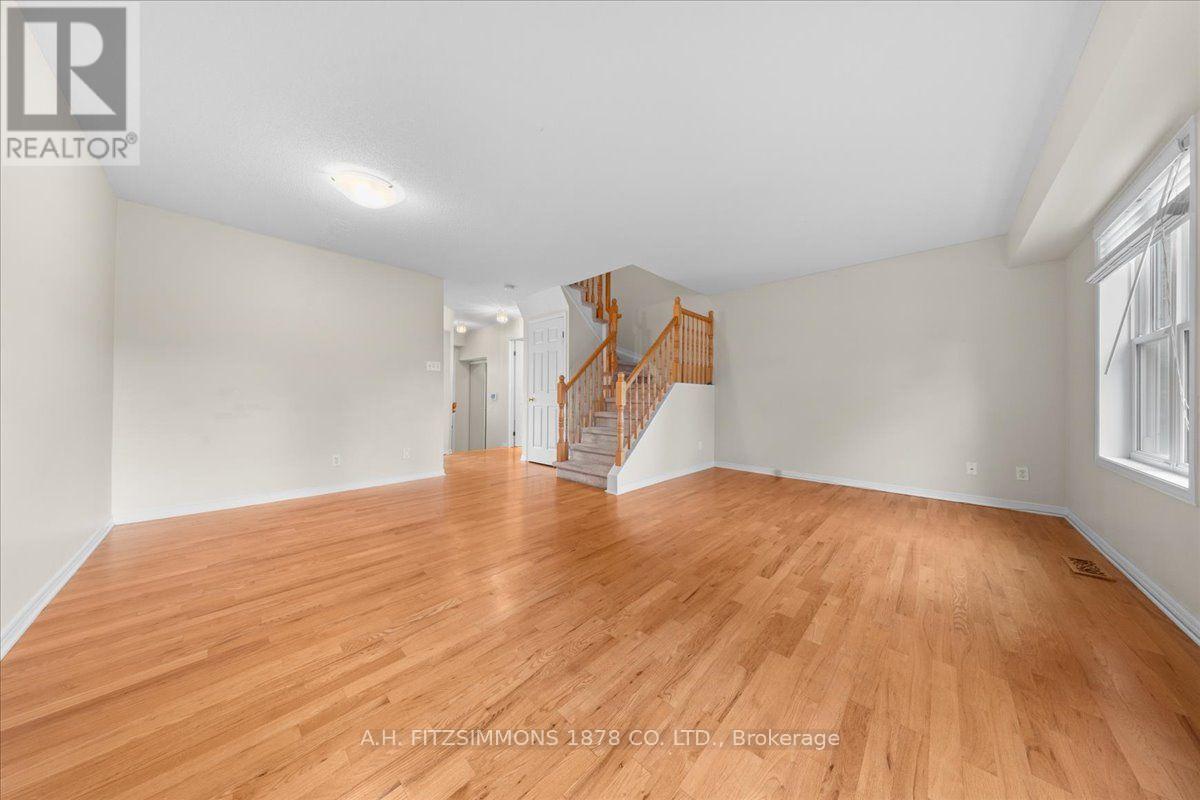 7 Bellflower Private, Ottawa, Ontario  K1T 3Z8 - Photo 5 - X13713598