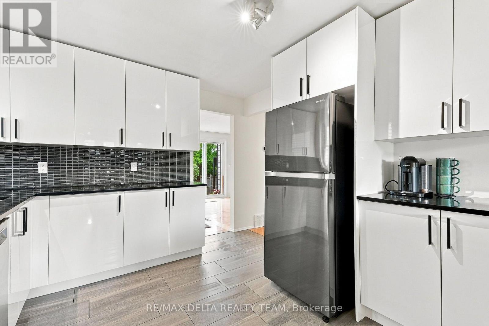 30 Homestead Street, Ottawa, Ontario  K2E 7N8 - Photo 12 - X13713782