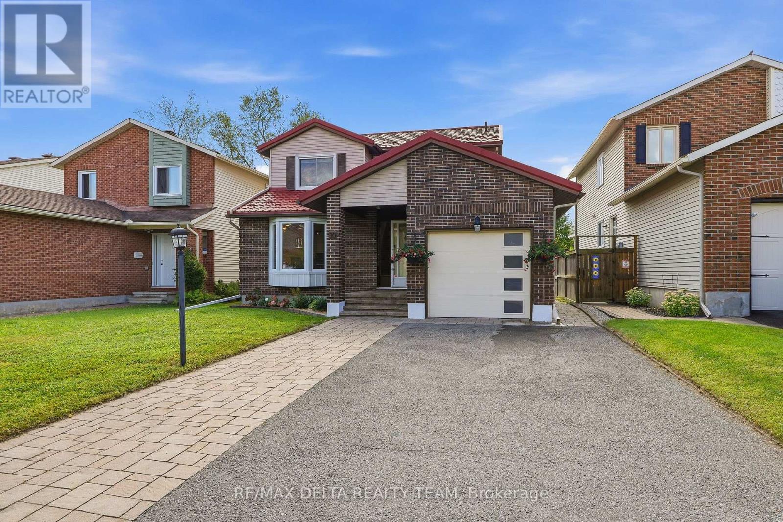 30 Homestead Street, Ottawa, Ontario  K2E 7N8 - Photo 2 - X13713782