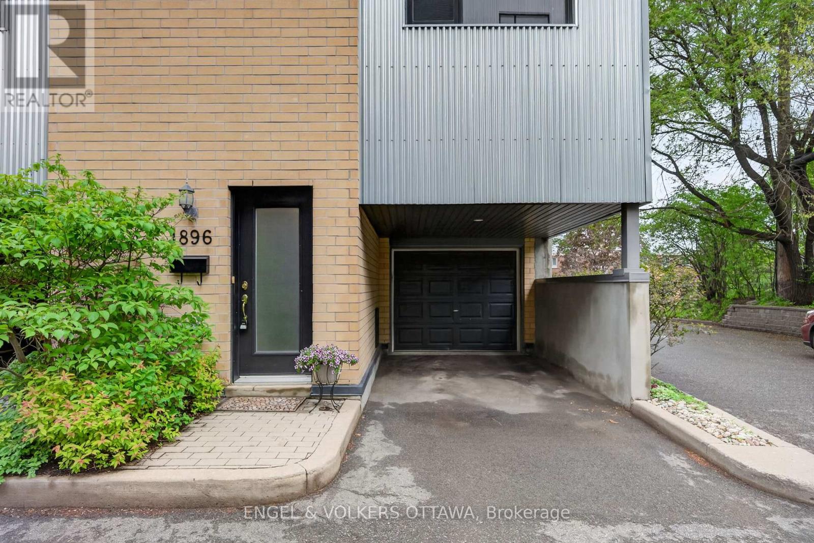 1896 Carling Avenue, Ottawa, Ontario  K2A 1E7 - Photo 2 - X13713860