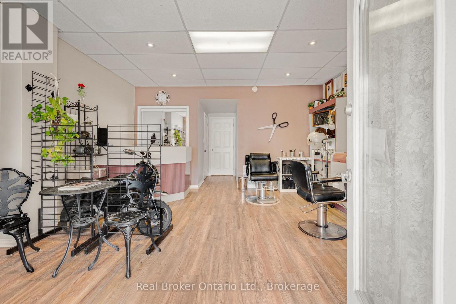 466 Cannon Street E, Hamilton, Ontario  L8L 2E2 - Photo 2 - X13713690
