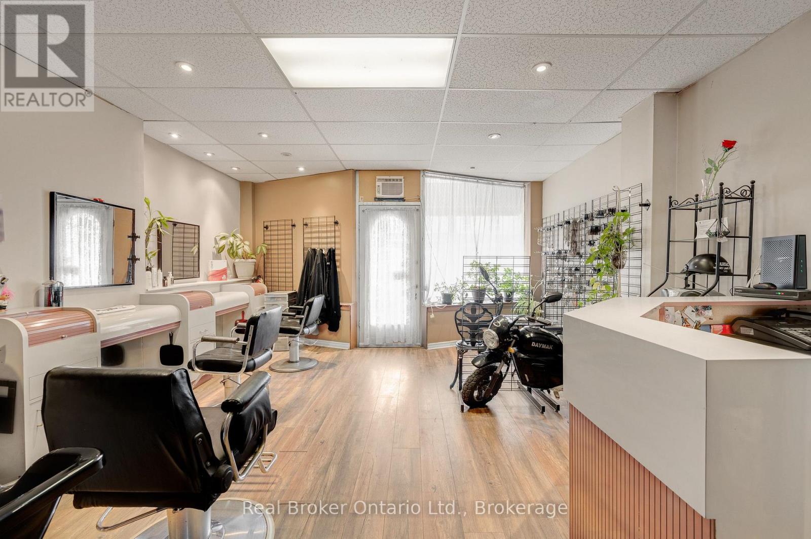 466 Cannon Street E, Hamilton, Ontario  L8L 2E2 - Photo 3 - X13713690