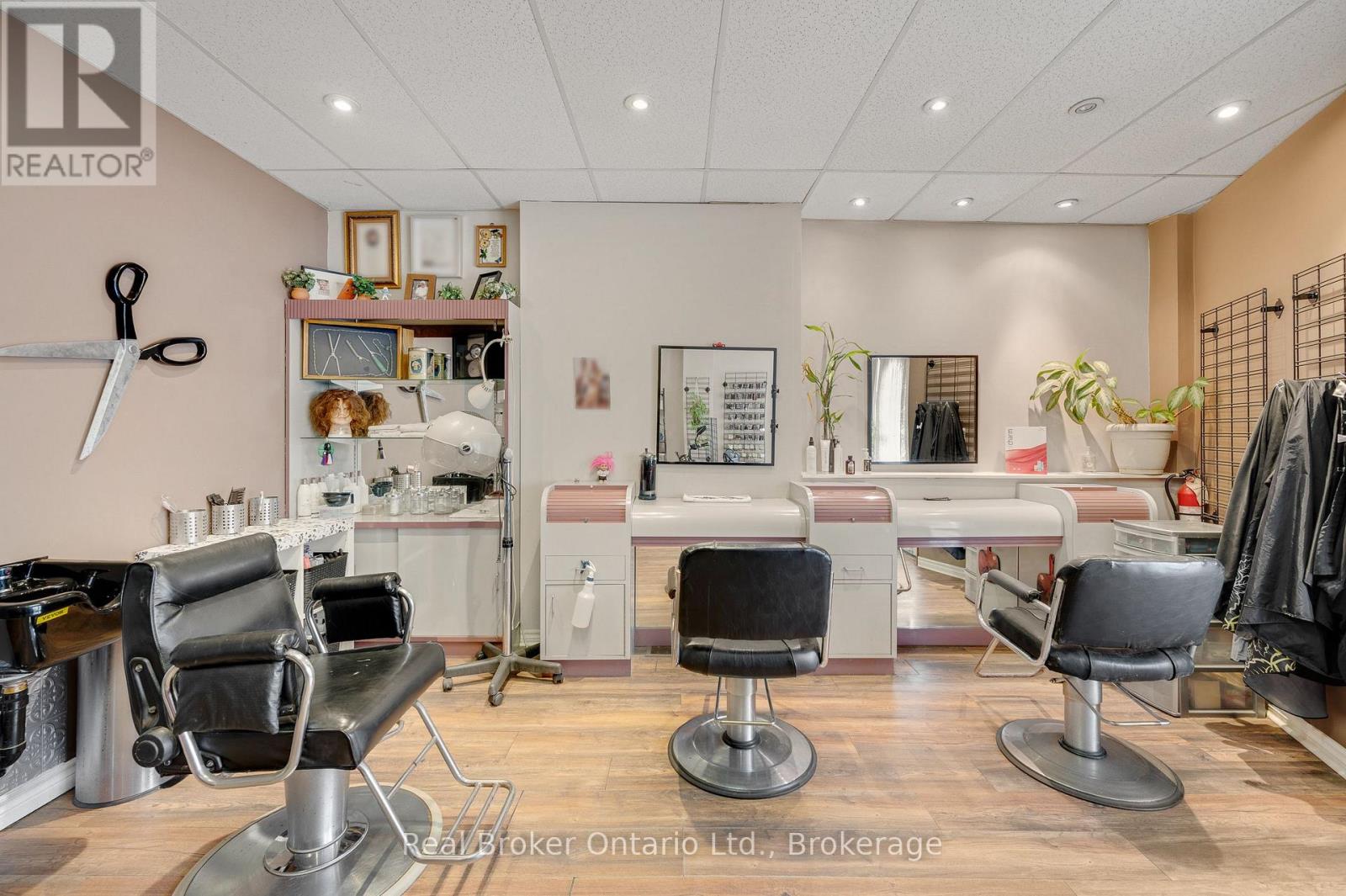 466 Cannon Street E, Hamilton, Ontario  L8L 2E2 - Photo 4 - X13713690