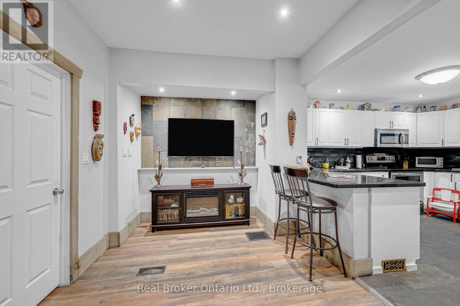 466 Cannon Street E, Hamilton, Ontario  L8L 2E2 - Photo 9 - X13713690