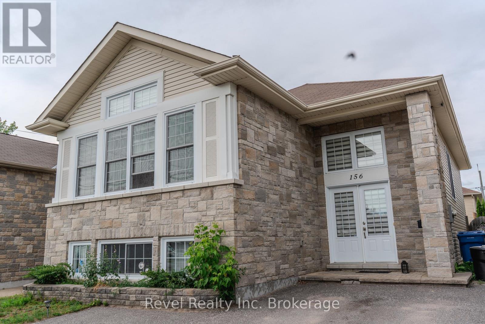 156 Greenwood Avenue, North Bay, Ontario  P1B 5E9 - Photo 2 - X13713650