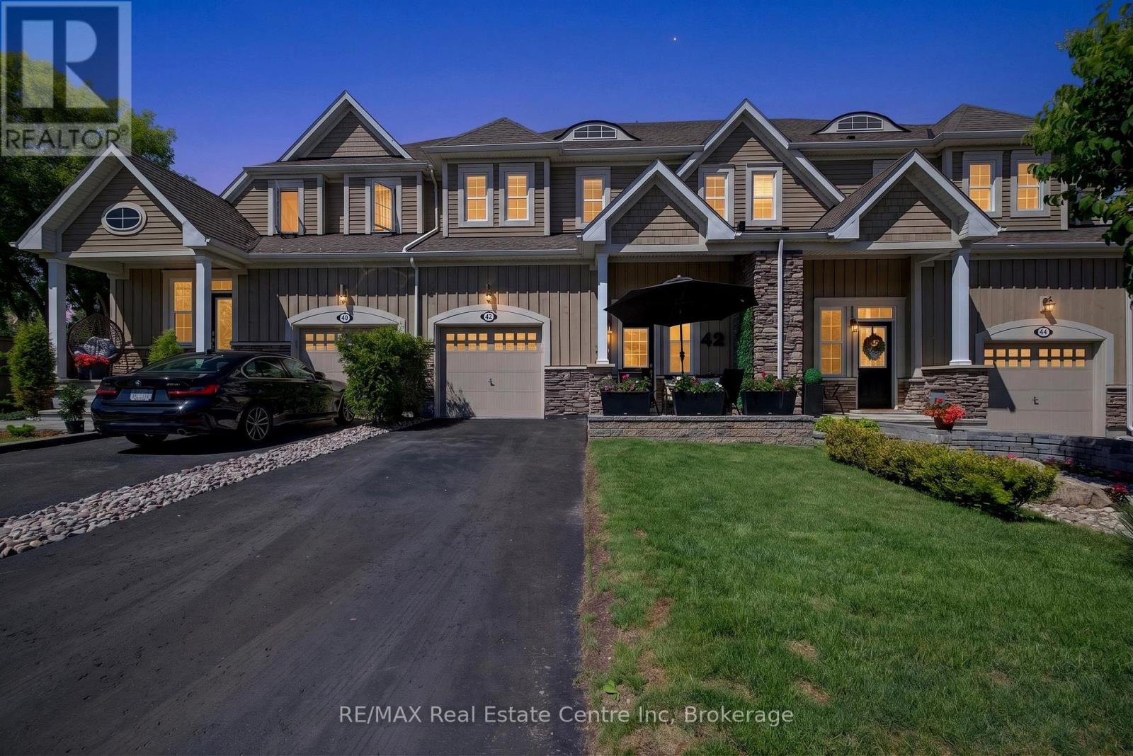 42 COURTING HOUSE PLACE, Georgina, Ontario