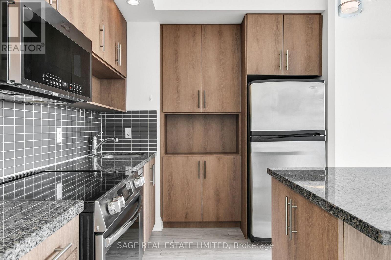 2104 - 120 Homewood Avenue, Toronto, Ontario  M4Y 2J3 - Photo 13 - C13713580