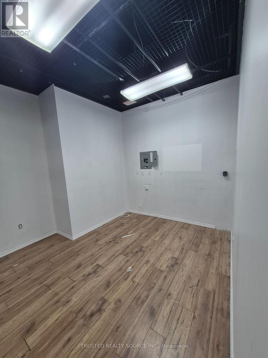 4 - 384 Yonge Street, Toronto, Ontario  M5B 1S8 - Photo 7 - C13713774