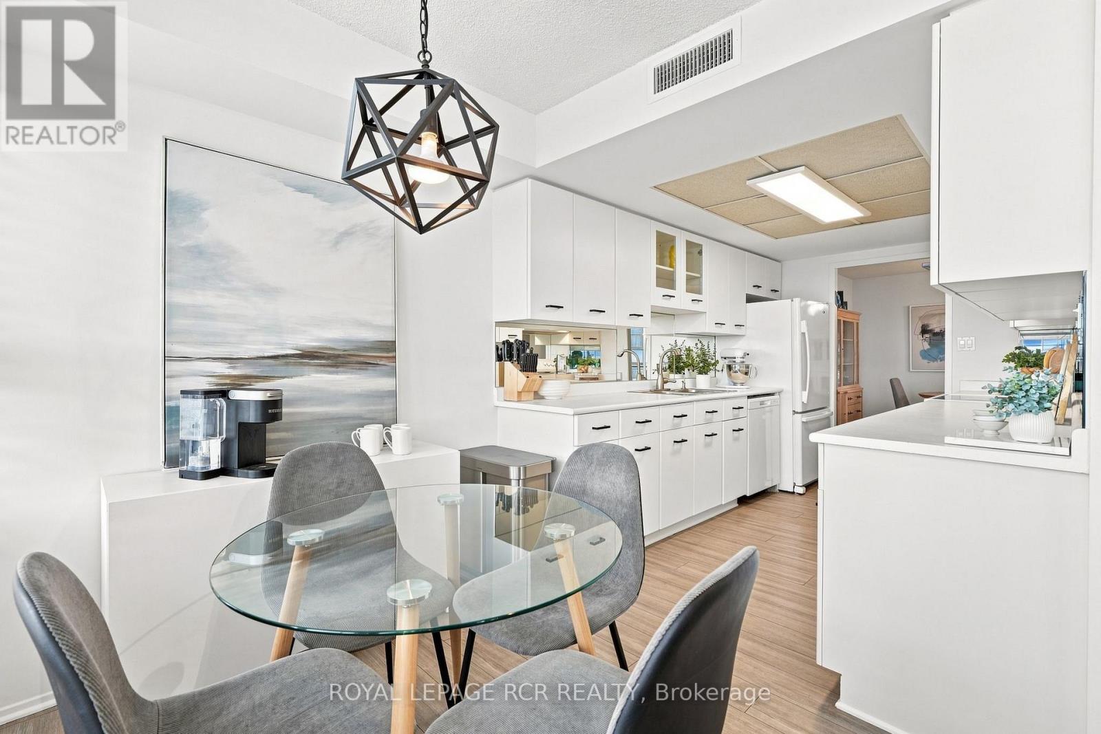 1016 - 268 Ridley Boulevard, Toronto, Ontario  M5M 4N3 - Photo 13 - C13713786