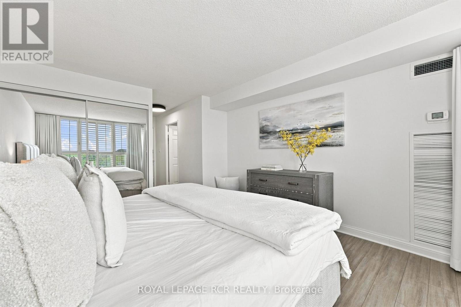 1016 - 268 Ridley Boulevard, Toronto, Ontario  M5M 4N3 - Photo 18 - C13713786