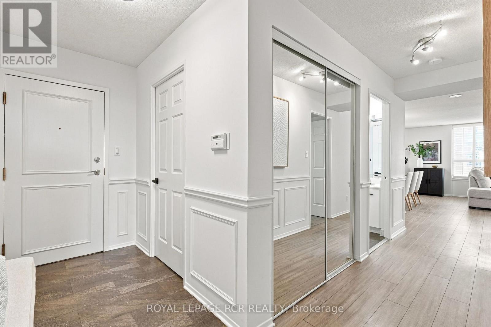 1016 - 268 Ridley Boulevard, Toronto, Ontario  M5M 4N3 - Photo 2 - C13713786