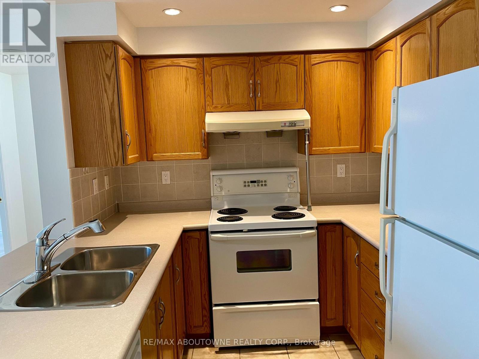 Ph39 - 125 Omni Drive, Toronto, Ontario  M1P 5A9 - Photo 4 - E13713718