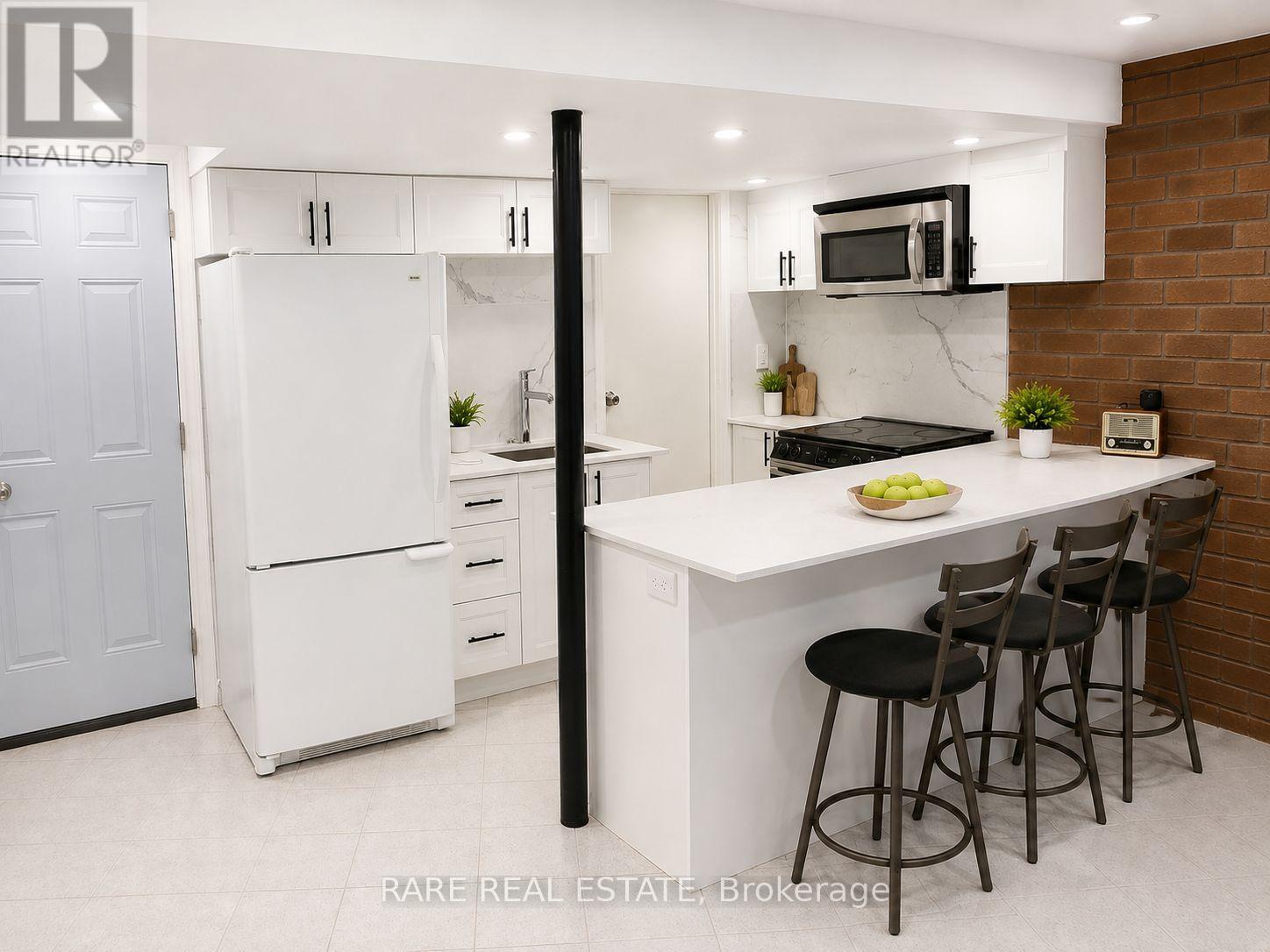 1 - 130 GLEN SHIELDS AVENUE, Vaughan, Ontario
