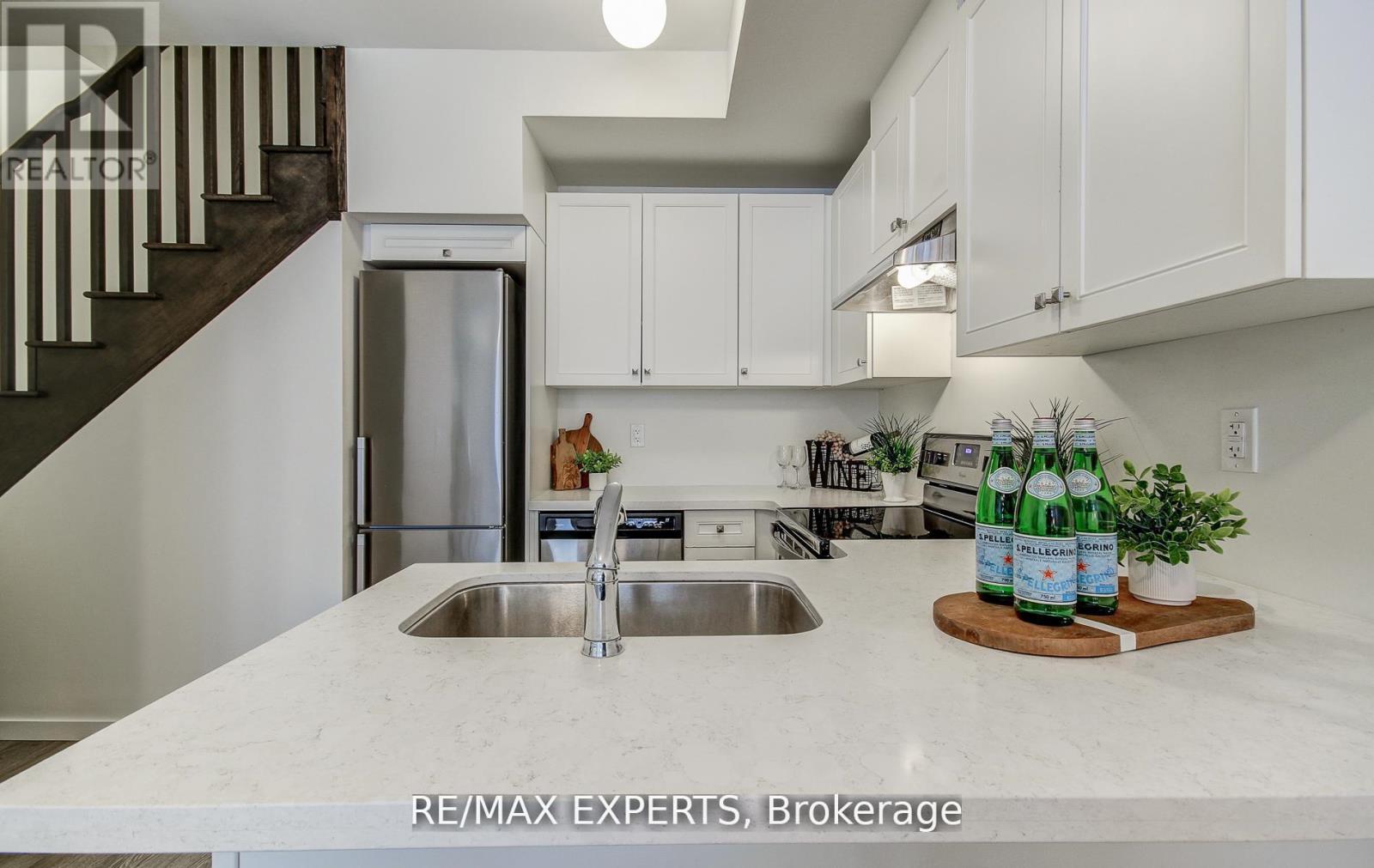 61 - 300 Alex Gardner Circle, Aurora, Ontario L4G 1N4 - Photo 10 - N13713810