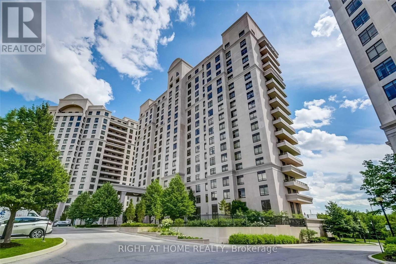 512 - 9245 JANE STREET, Vaughan, Ontario