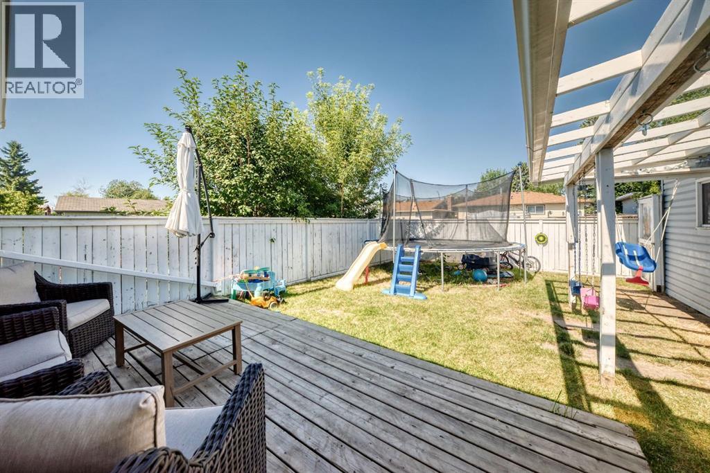 2203 65 Street NE, Calgary, Alberta  T1Y 1N5 - Photo 8 - A2331060