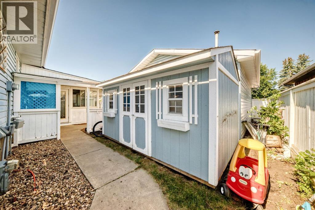 2203 65 Street NE, Calgary, Alberta  T1Y 1N5 - Photo 5 - A2331060