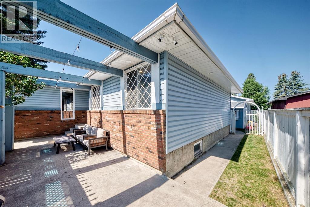 2203 65 Street NE, Calgary, Alberta  T1Y 1N5 - Photo 3 - A2331060
