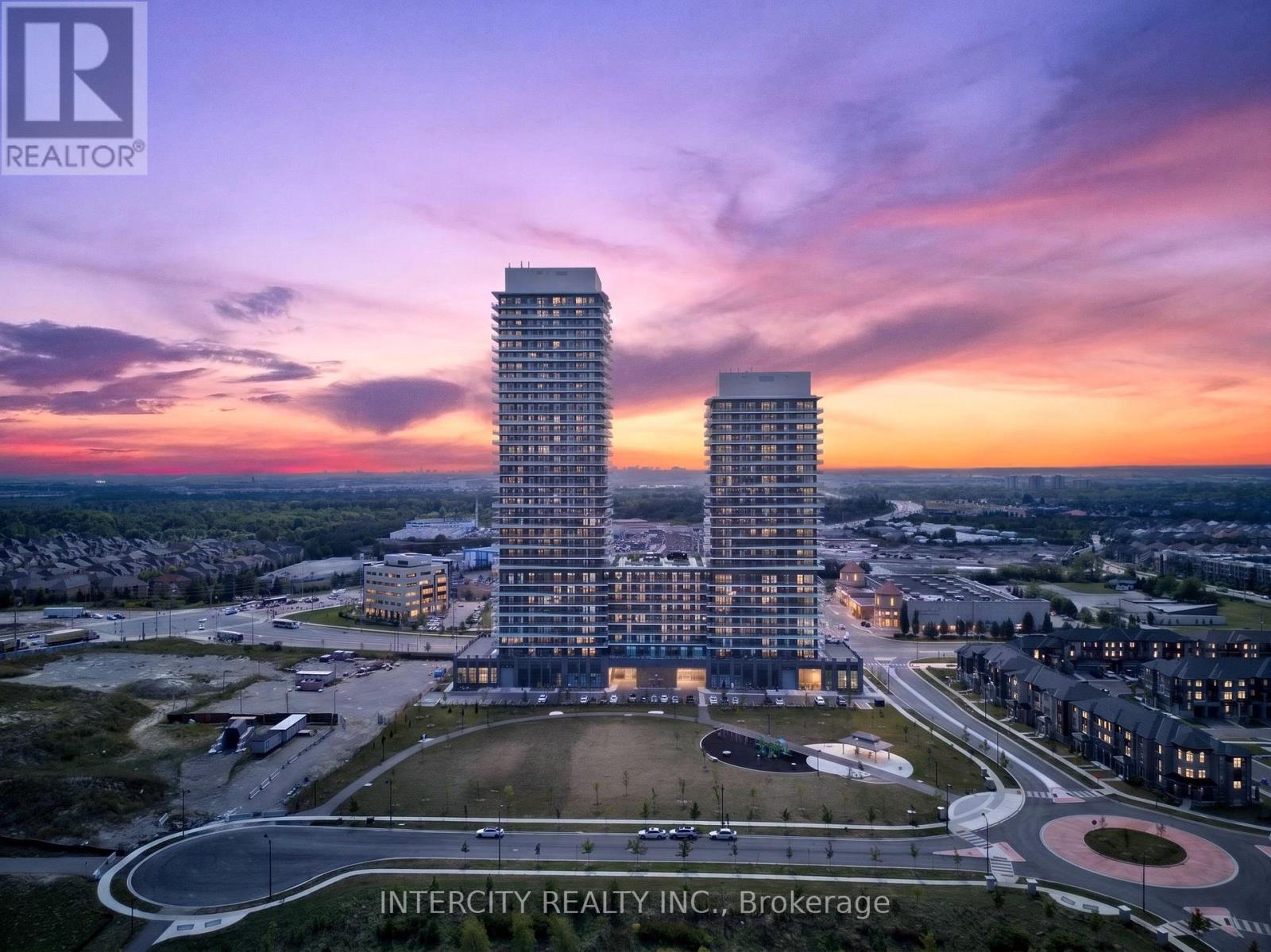 421 - 15 Skyridge Drive, Brampton, Ontario  L6P 4S3 - Photo 1 - W13713476