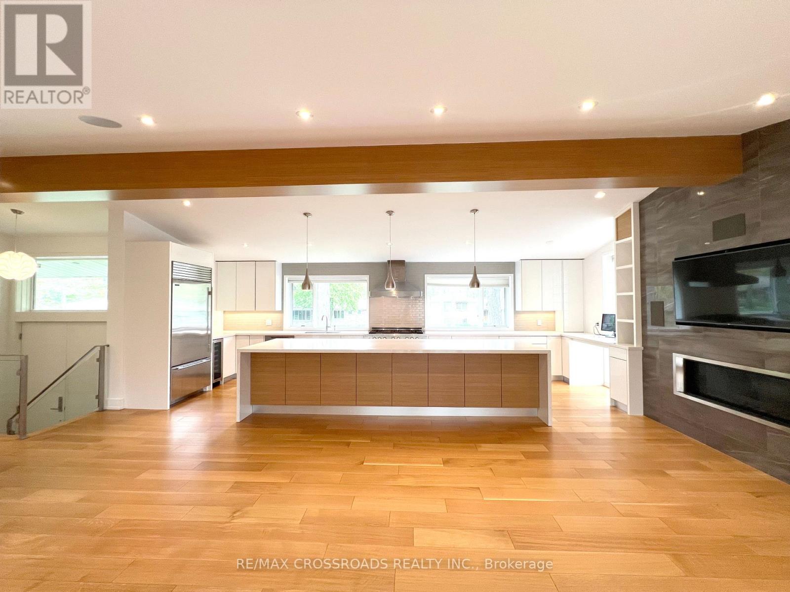 1532 Merrow Road, Mississauga, Ontario  L5J 3C5 - Photo 3 - W13713504