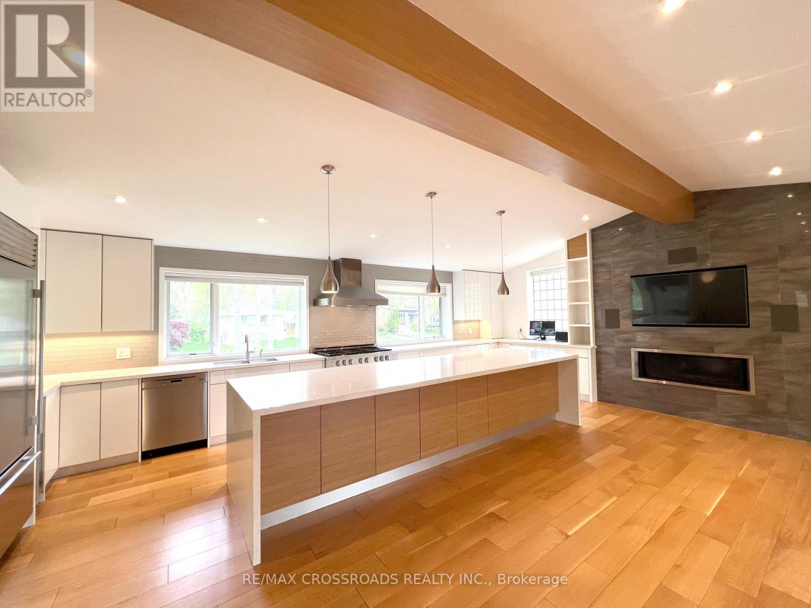 1532 Merrow Road, Mississauga, Ontario  L5J 3C5 - Photo 4 - W13713504