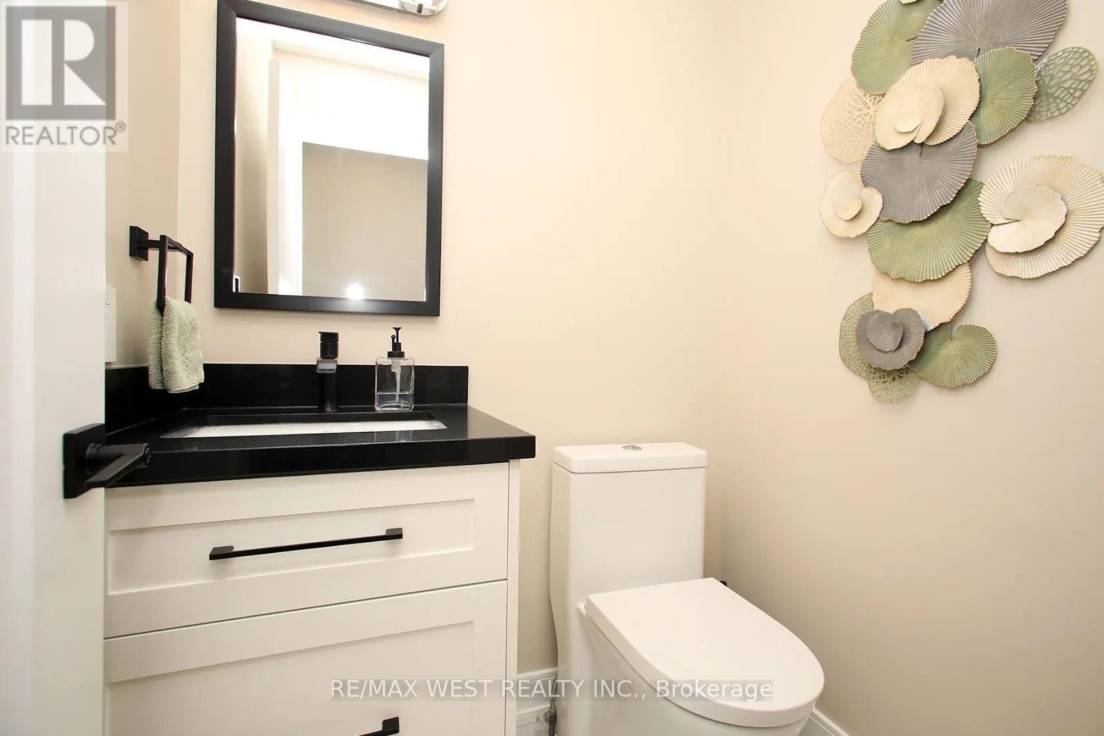 4 Gray Park, Caledon, Ontario  L7E 2N3 - Photo 15 - W13713552