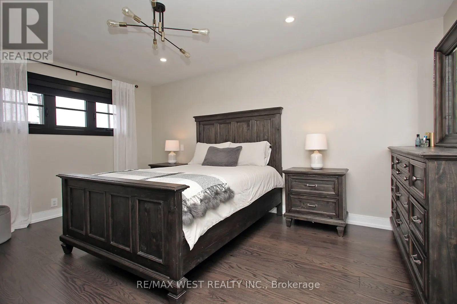 4 Gray Park, Caledon, Ontario  L7E 2N3 - Photo 17 - W13713552