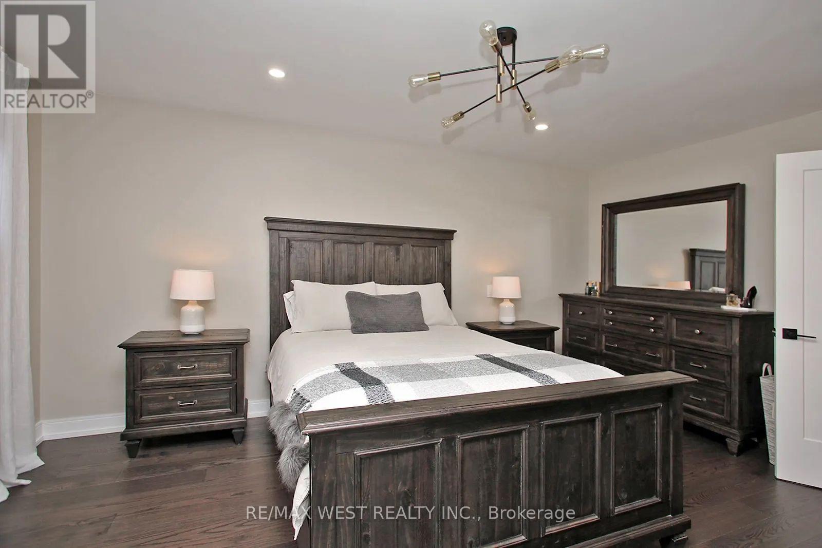 4 Gray Park, Caledon, Ontario  L7E 2N3 - Photo 18 - W13713552