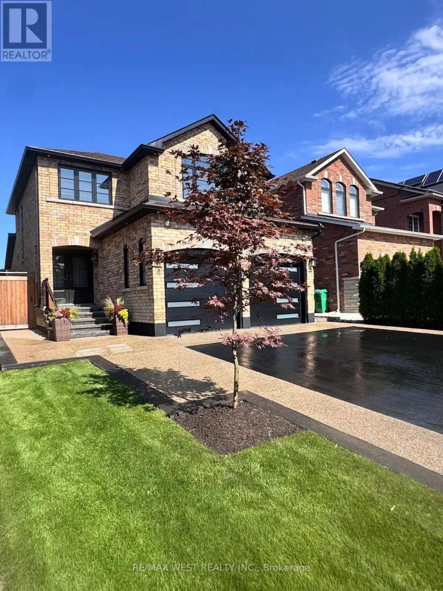 4 Gray Park, Caledon, Ontario  L7E 2N3 - Photo 2 - W13713552