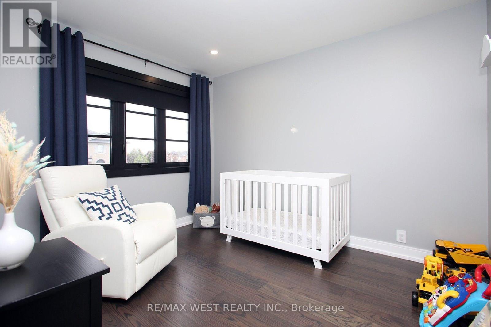 4 Gray Park, Caledon, Ontario  L7E 2N3 - Photo 20 - W13713552