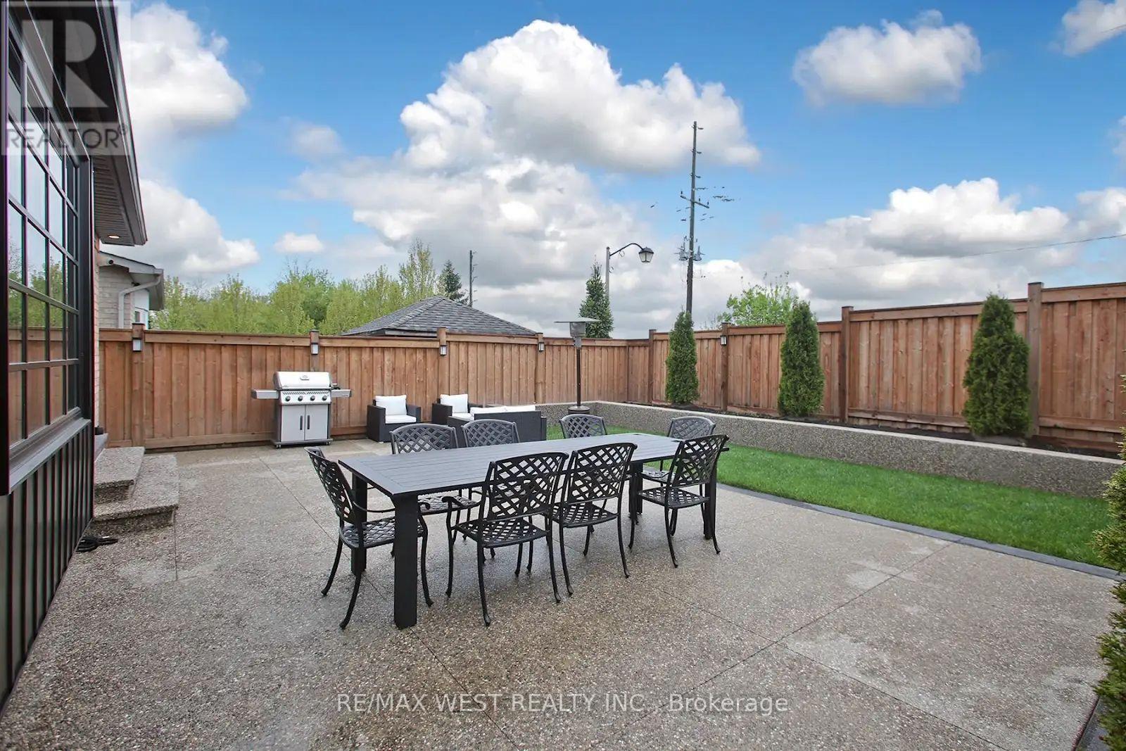 4 Gray Park, Caledon, Ontario  L7E 2N3 - Photo 29 - W13713552