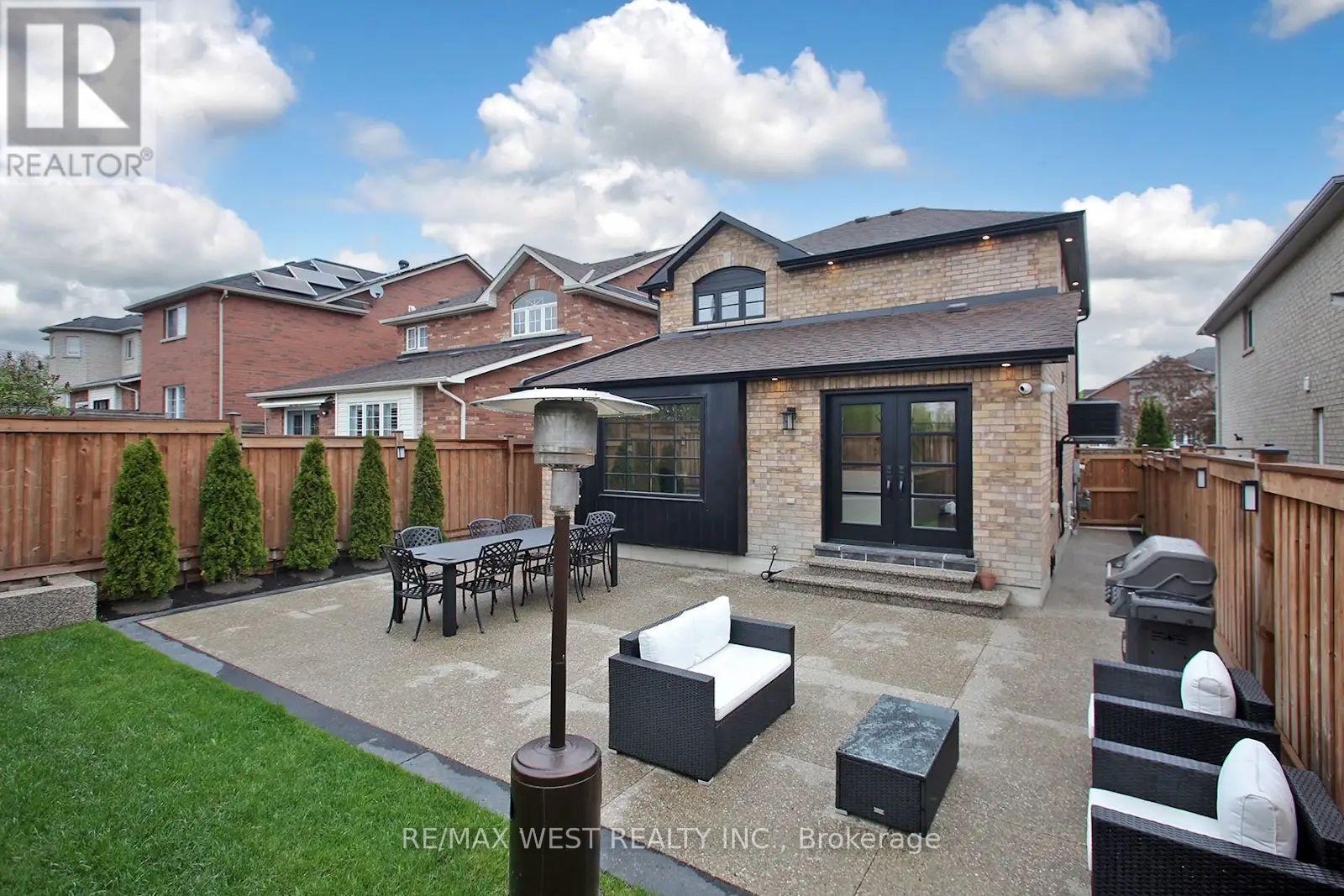 4 Gray Park, Caledon, Ontario  L7E 2N3 - Photo 31 - W13713552