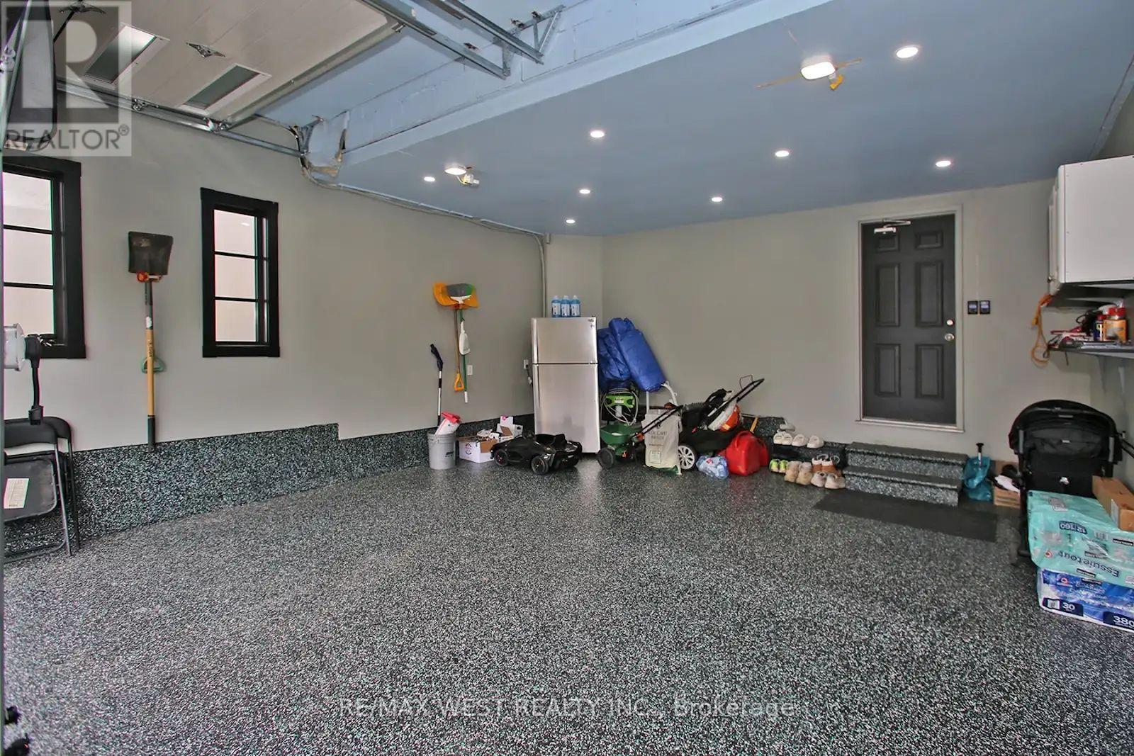 4 Gray Park, Caledon, Ontario  L7E 2N3 - Photo 33 - W13713552