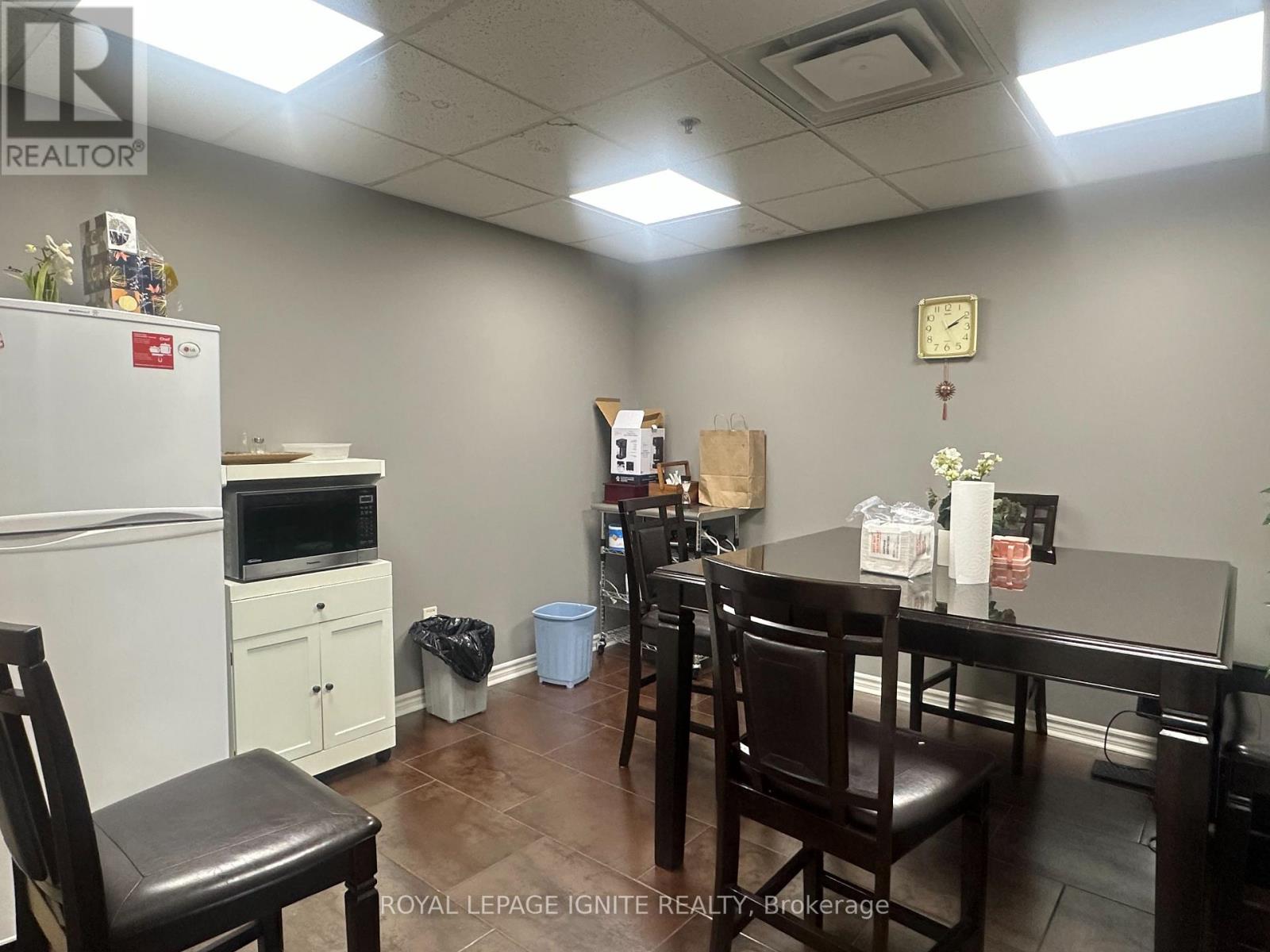 30 & 31 - 14 Automatic Road, Brampton, Ontario  L6S 5N5 - Photo 17 - W13713586
