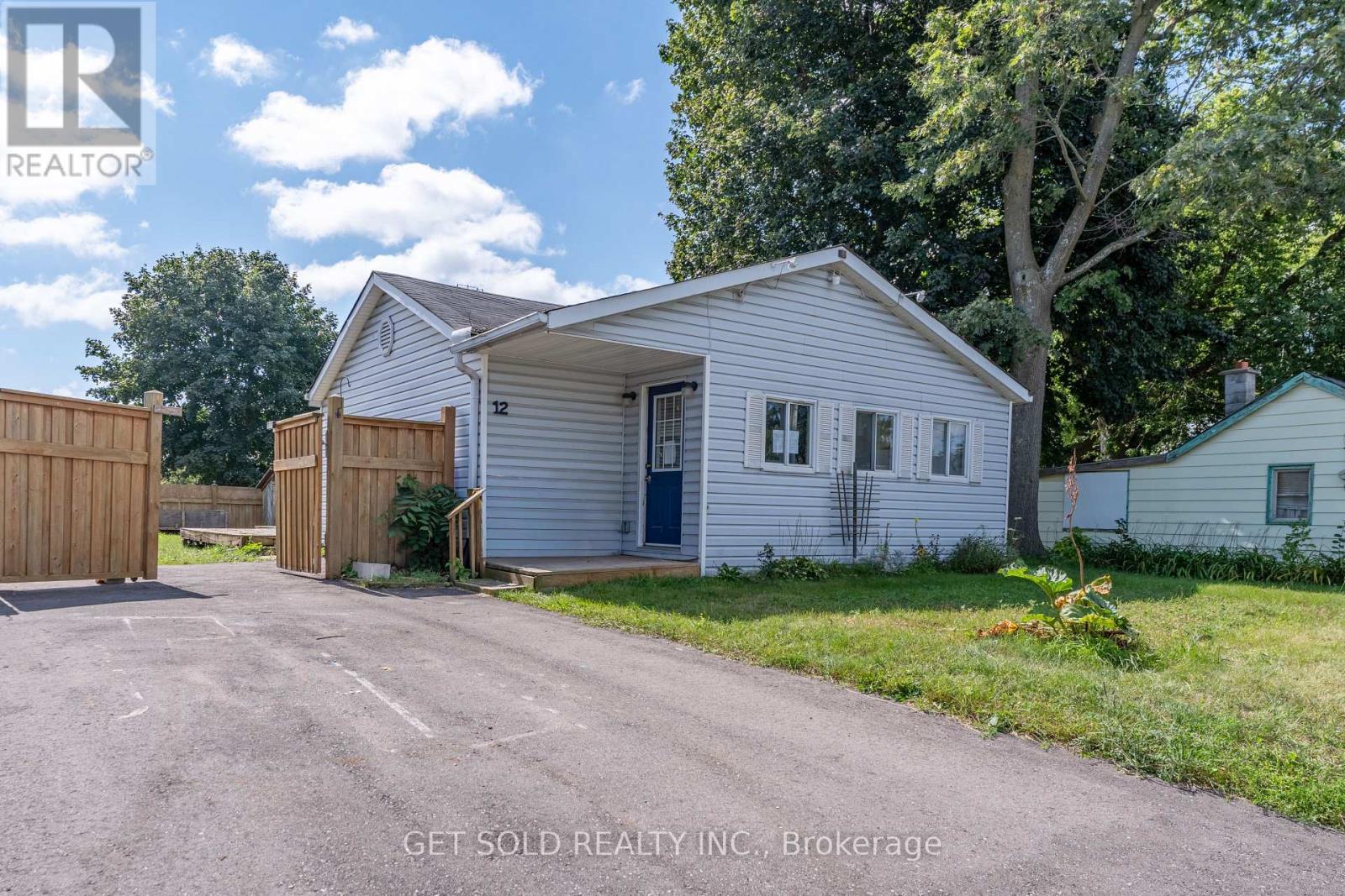 12 Vimy Street, Halton Hills, Ontario  L7J 1S1 - Photo 1 - W13713660