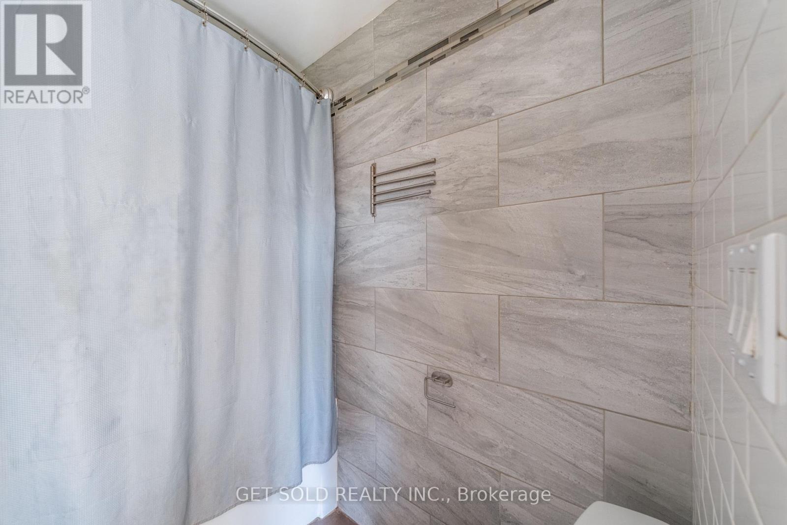 12 Vimy Street, Halton Hills, Ontario  L7J 1S1 - Photo 16 - W13713660